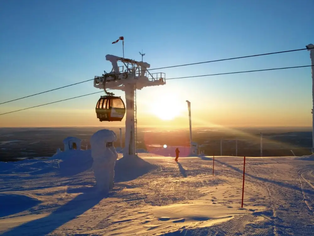 gondola_1000_750 Gondola lift in a sunset