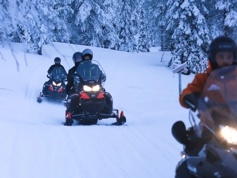 kelkkasafari_yllas2 A snowmobile safari in Ylläs