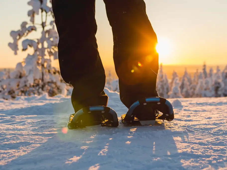 snowshoeing_yllas Snowshoes in sunset